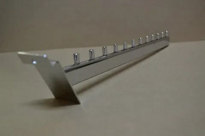 F 111/p Кронштейн наклонный со штырьками